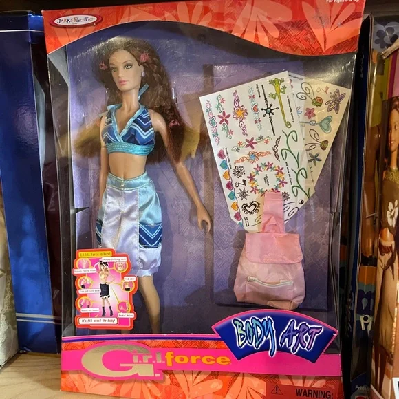 Girl Force Body Art Lola Doll with Outfit and Access. NRFB BOX HAS SHELF WEAR - Picture 1 of 7
